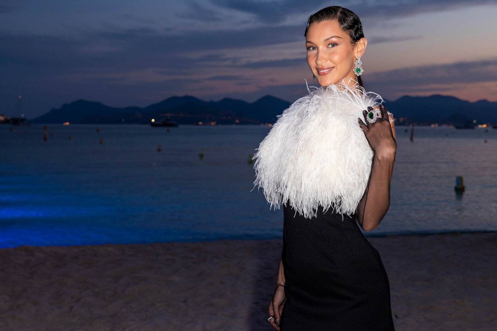 Bella Hadid w biżuterii Chopard (Fot. Materiały prasowe)