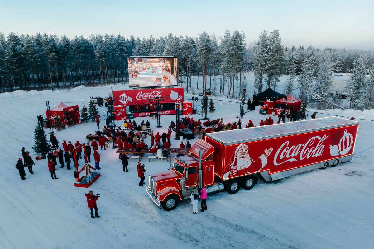 Coca-Cola zaprasza do wspólnego celebrowania Bożego Narodzenia: Odkryj w sobie św. Mikołaja, baw się w strefie Coca-Cola i wygraj wycieczkę do Rovaniemi.
