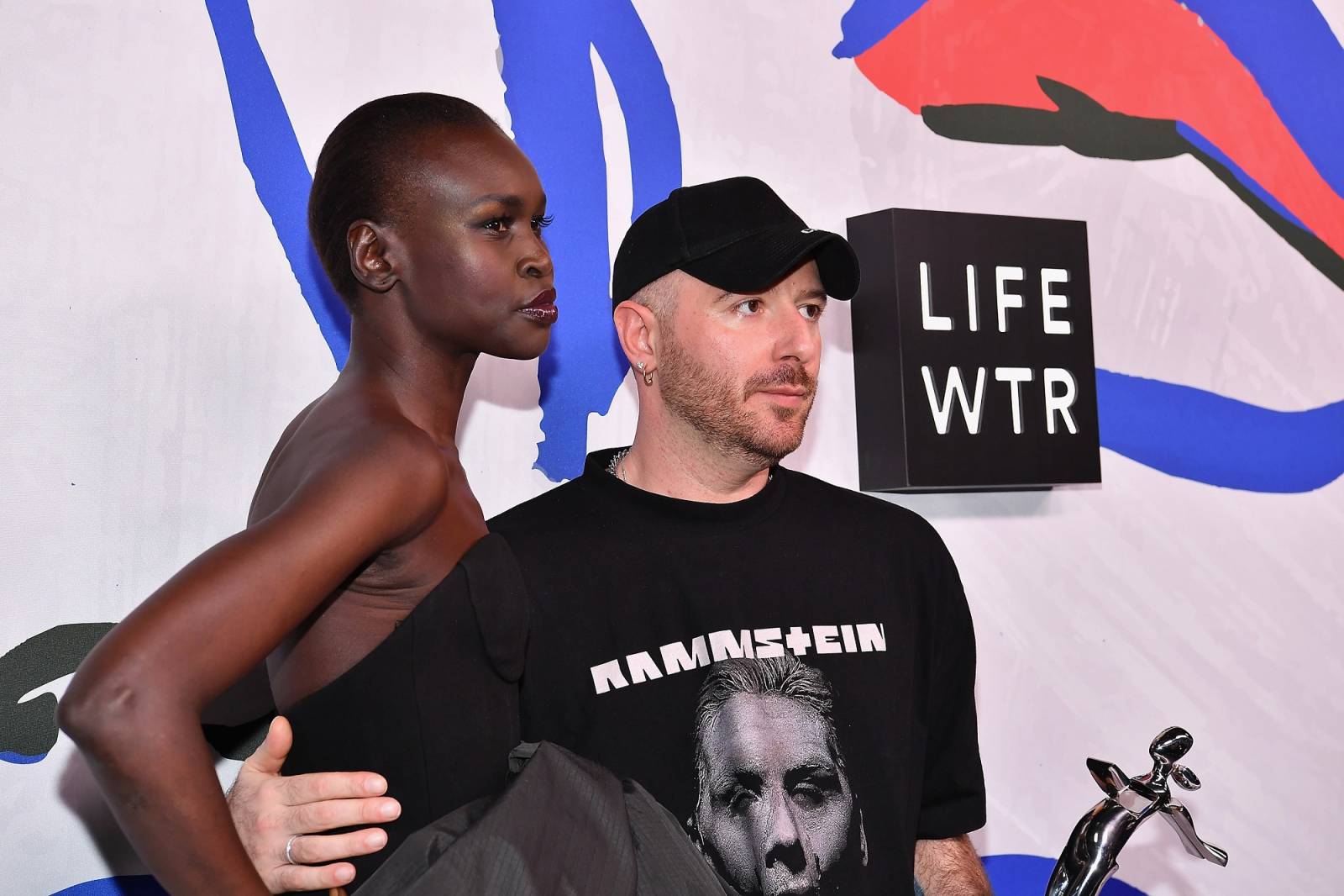 Demna Gvasalia z Alek Wek podczas rozdania nagród Fashion Awards