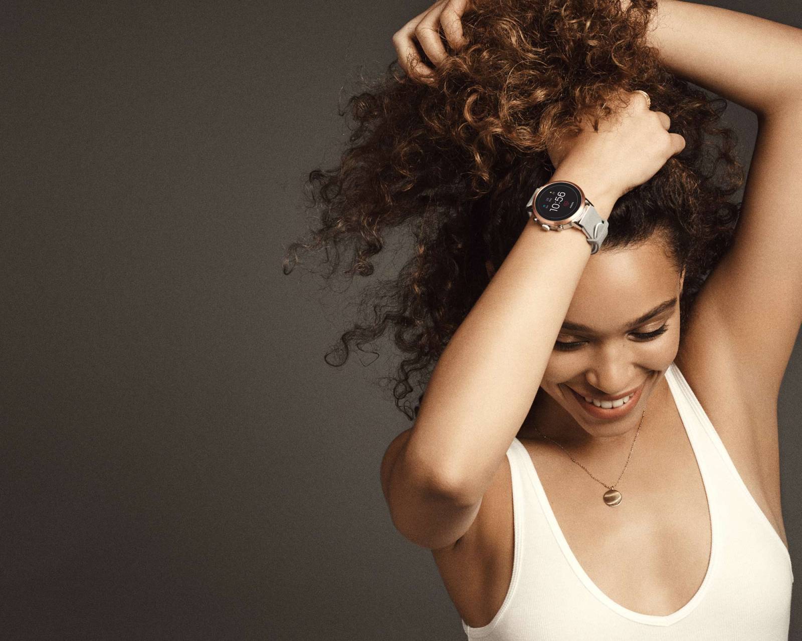 Izzi Bizu, ambasadorka smartwacha Fossil Q Venture (Fot.materiały prasowe)