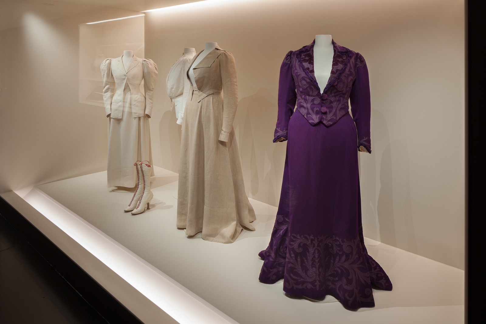 Sukienki letnie (Fot. Materiały prasowe Kunstgewerbemuseum)