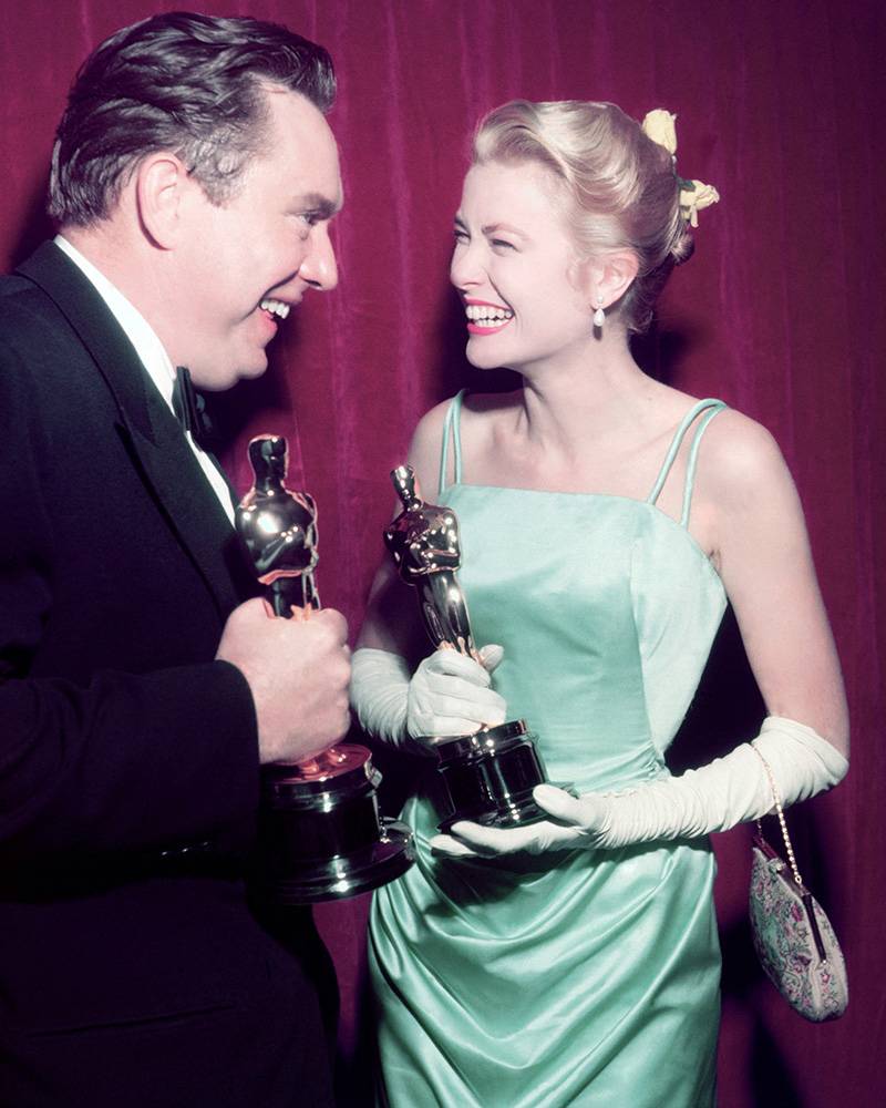 Grace Kelly z Oscarem dla najlepszej aktorki drugoplanowej w filmie Dziewczyna z prowincji