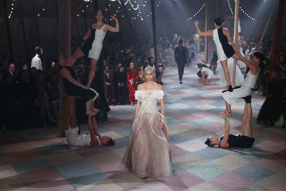 Dior haute couture wiosna-lato 2019 (Fot. AP Photo/Francois Mori/EastNews)