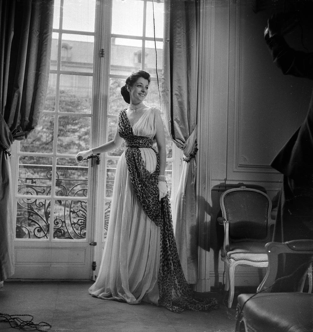 Denise Duval w sukni Diora w 1947 roku (Fot. Roger Viollet via Getty Images/Roger Viollet via Getty Images)