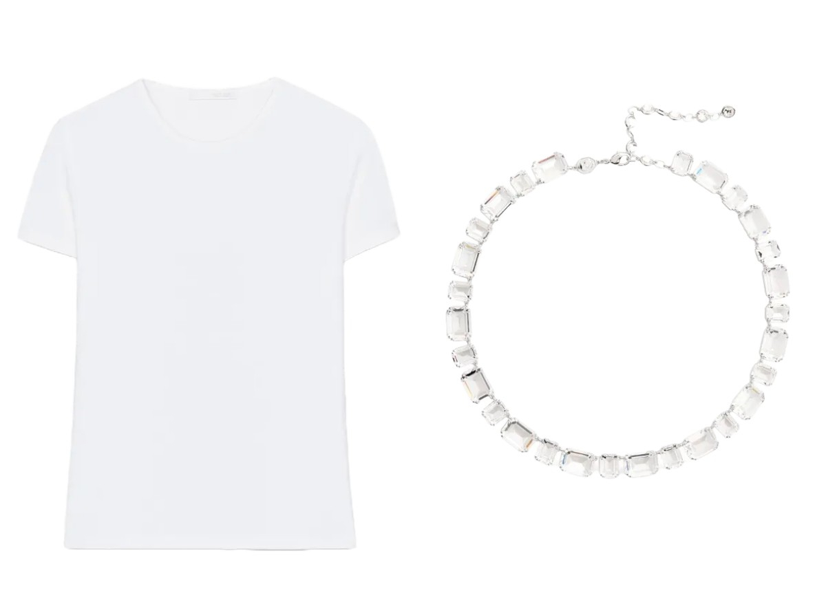 Biały T-shirt Zara, naszyjnik Svarovski  (Fot. Materiały prasowe)
