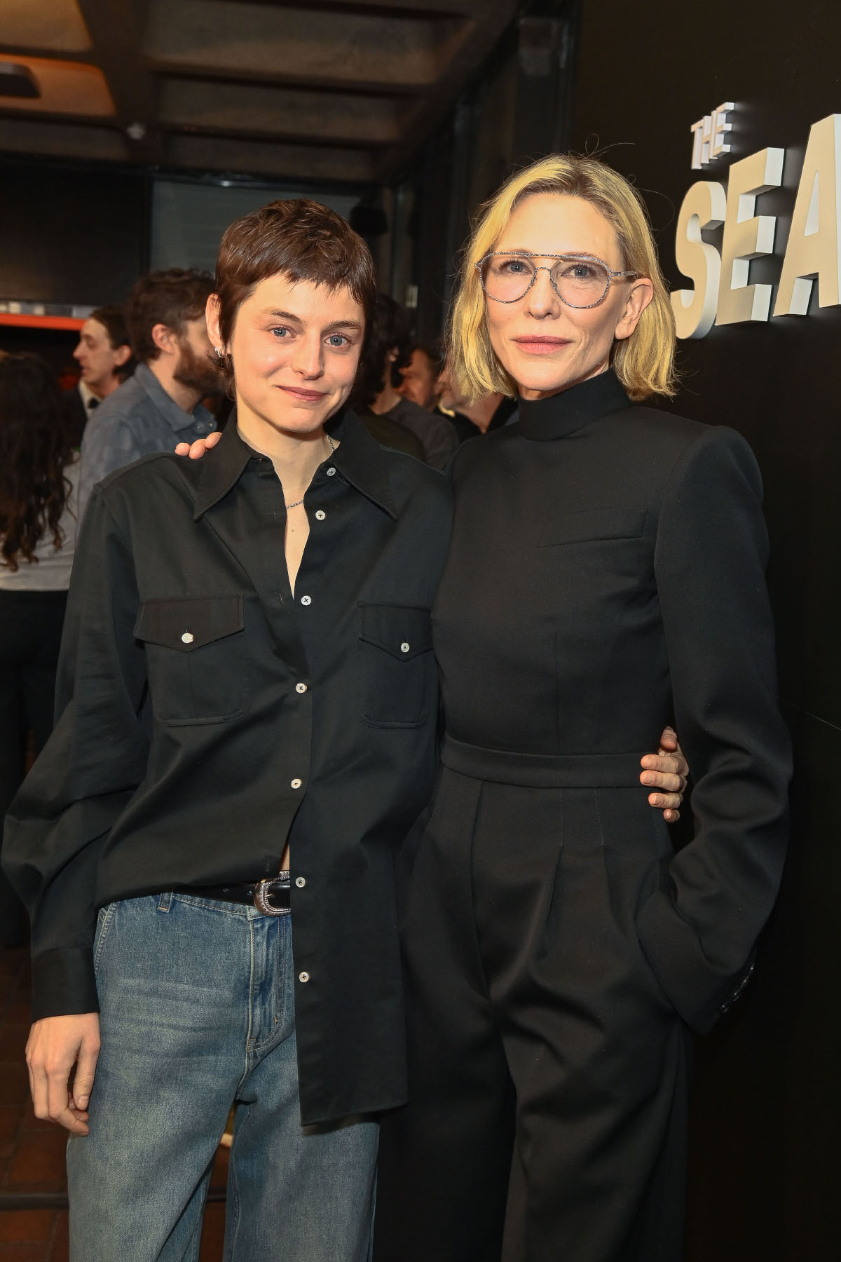 Emma Corrin Cate Blanchett na pokazie prasowym spektaklu The Seagull (Mewa) w Barbican Theatre 6 marca w Londynie (Fot. Alan Chapman/Dave Benett/Getty Images)