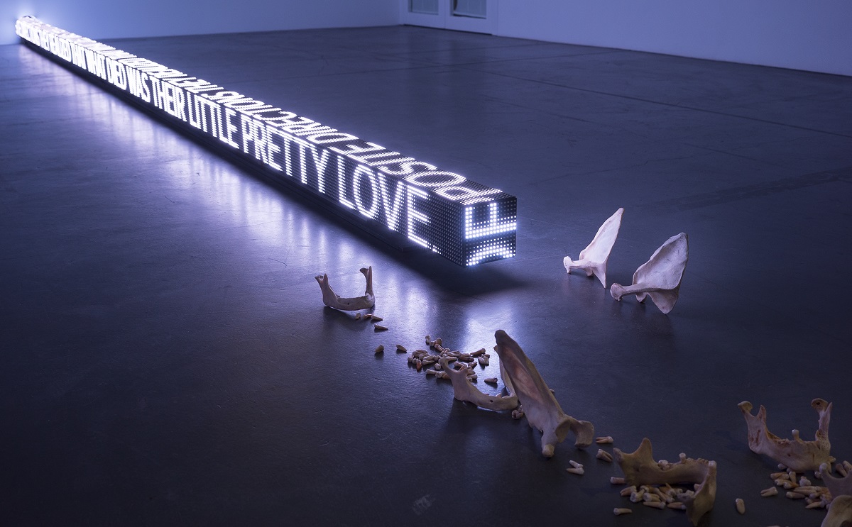 Jenny Holzer, Ram, 2016 (fot. Collin LaFleche, © 2019 Jenny Holzer, member Artists Rights Society (ARS), NY / VEGAP)