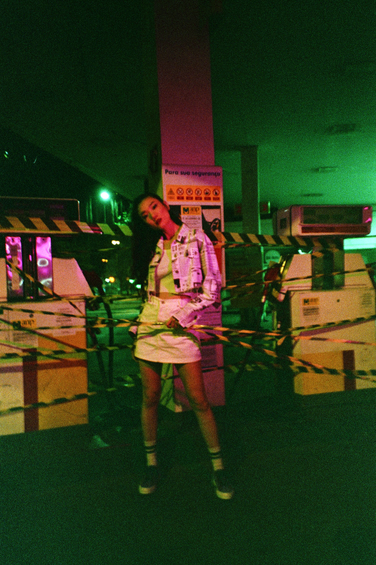 Jess w sesji Converse Rated One Star