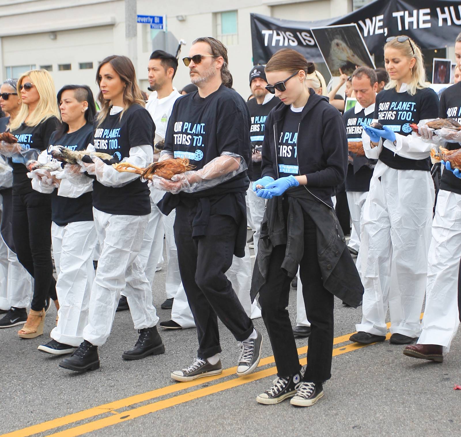 Joaquin Phoenix i Rooney Mara podczas protestów w obronie praw zwierząt (Fot. BG69/Bauer-Griffin / Getty Images)