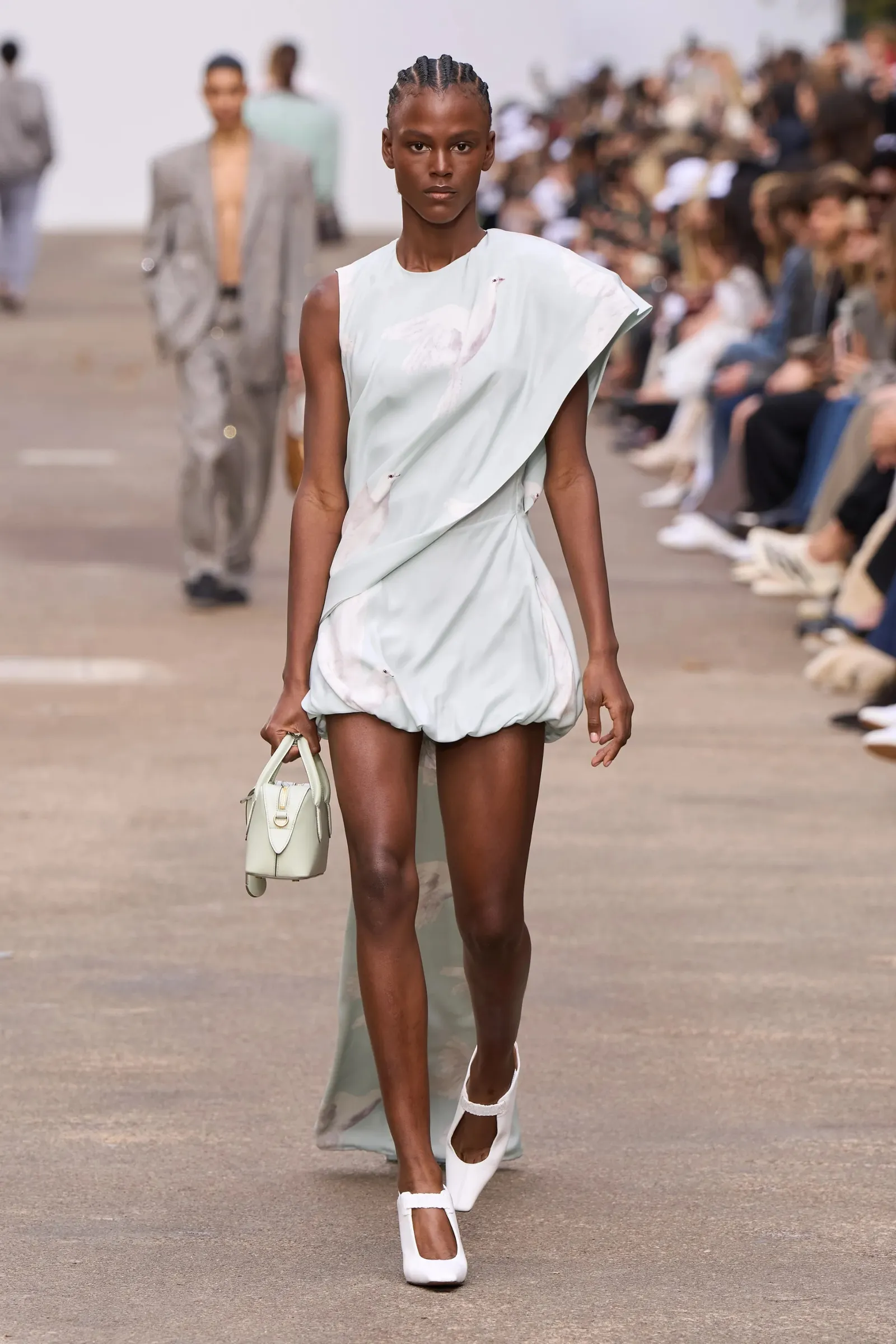 Stella McCartney wiosna-lato 2025. (Fot. Isidore Montag / Gorunway)