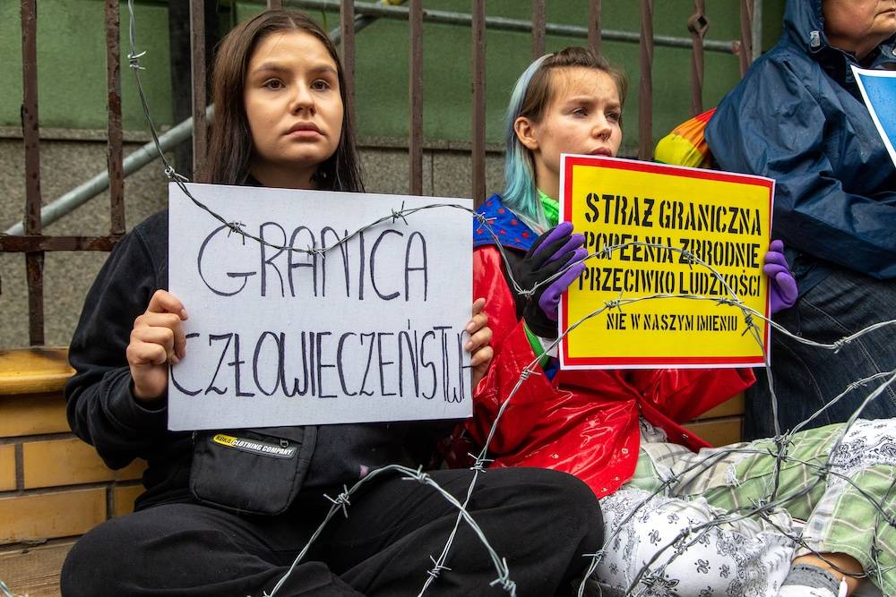 Protest przeciwko zachowaniu straży granicznej (Fot. Katarzyna Pierzchala/East News)