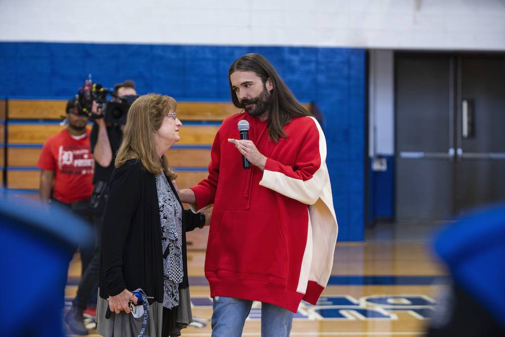 Van Ness w swoim liceum (Fot. materiały prasowe Netflix)