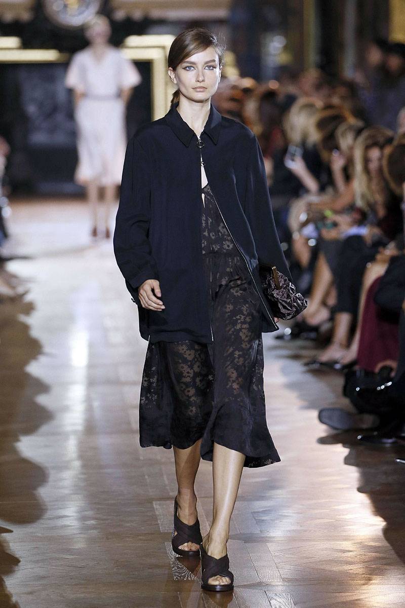 Andreea Diaconu w pokazie Stelli McCartney wiosna-lato 2014 (Fot. AFP/EAST NEWS)