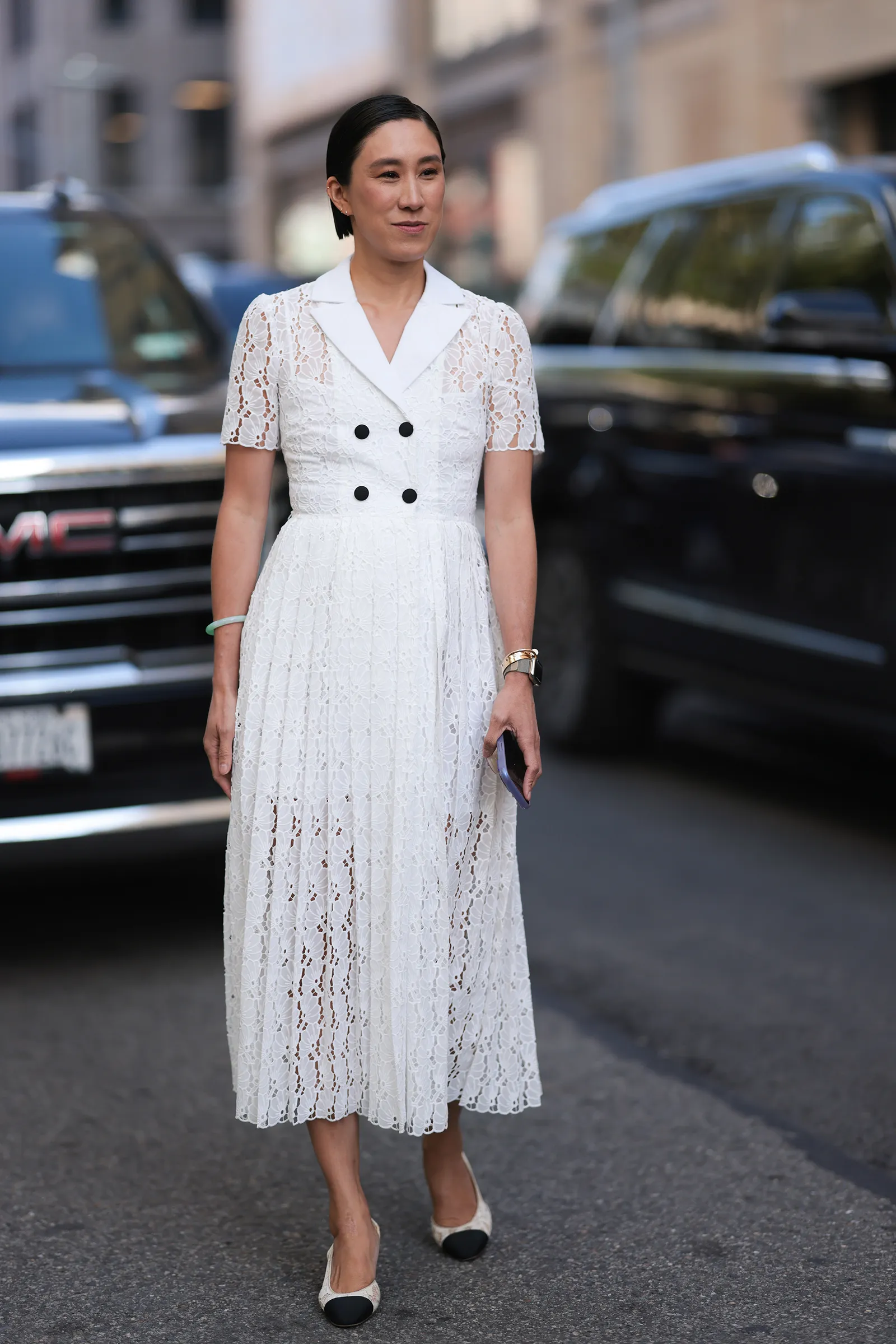 Dwukolorowe buty zapewniają elegancki look i na co dzień, i na wieczór/ Fot. Getty Images