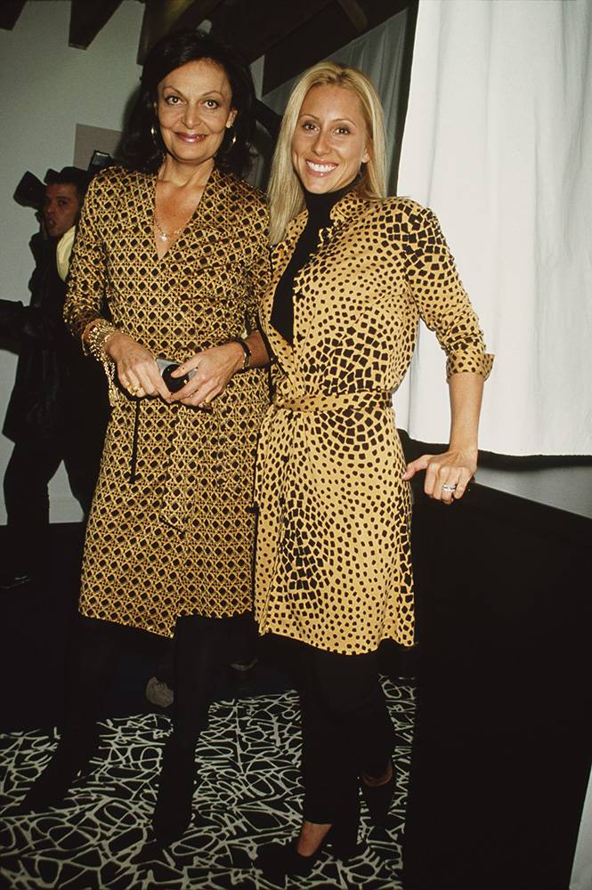 Diane von Furstenberg z synową po pokazie swojej kolekcji w 1998 roku