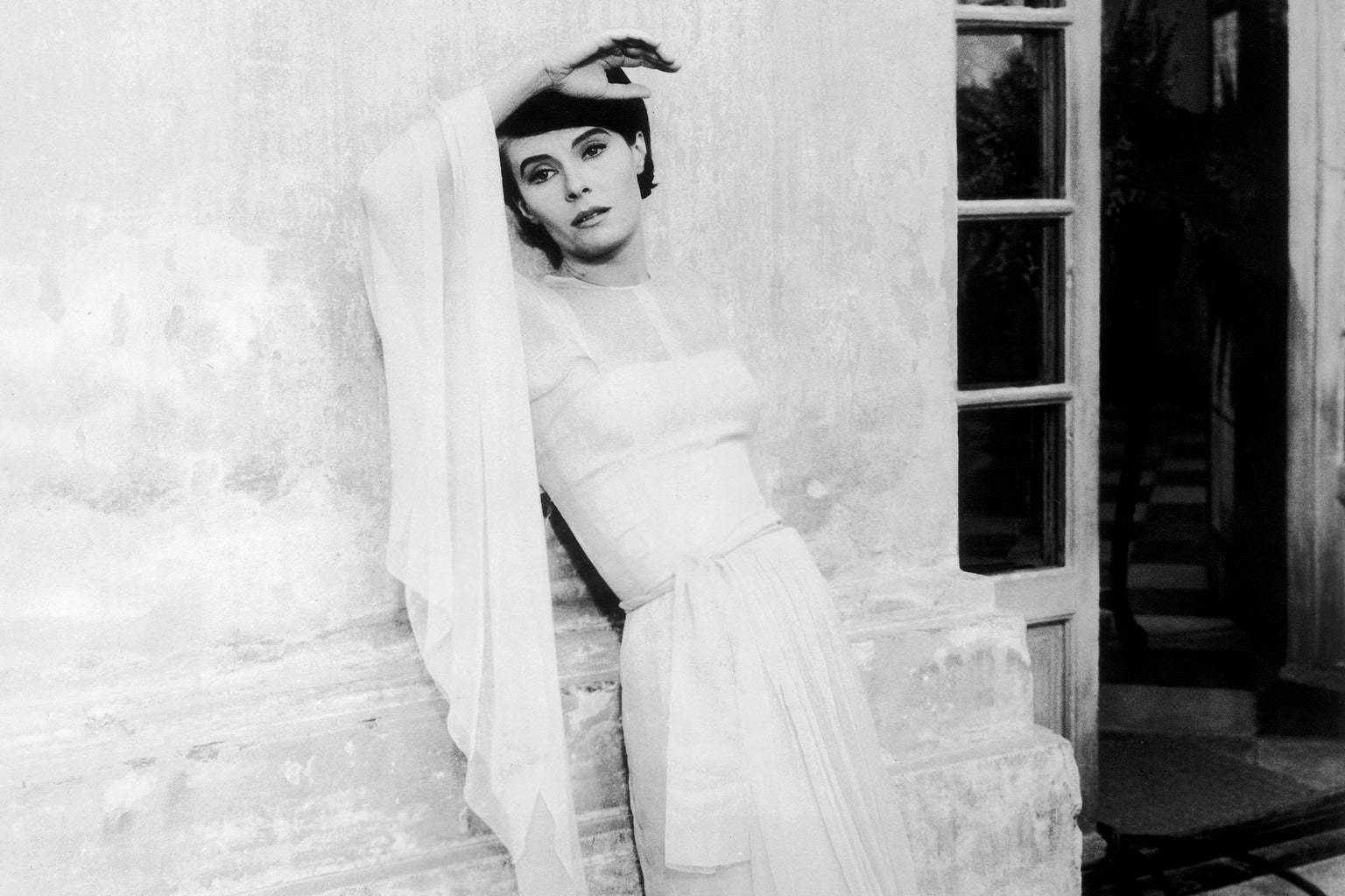 Delphine Seyrig w sukni Chanel, „Zeszłego roku w Marienbadzie”, 1961 r. (Fot. © Evening Standard/Hulton Archive/Getty Images)