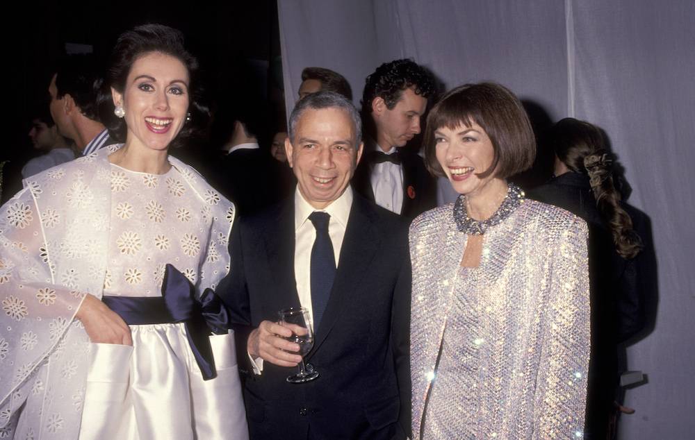Rok 1990, od lewej: arolyn Roehm, S.I. Newhouse and Anna Wintour (Fot. Getty Images)