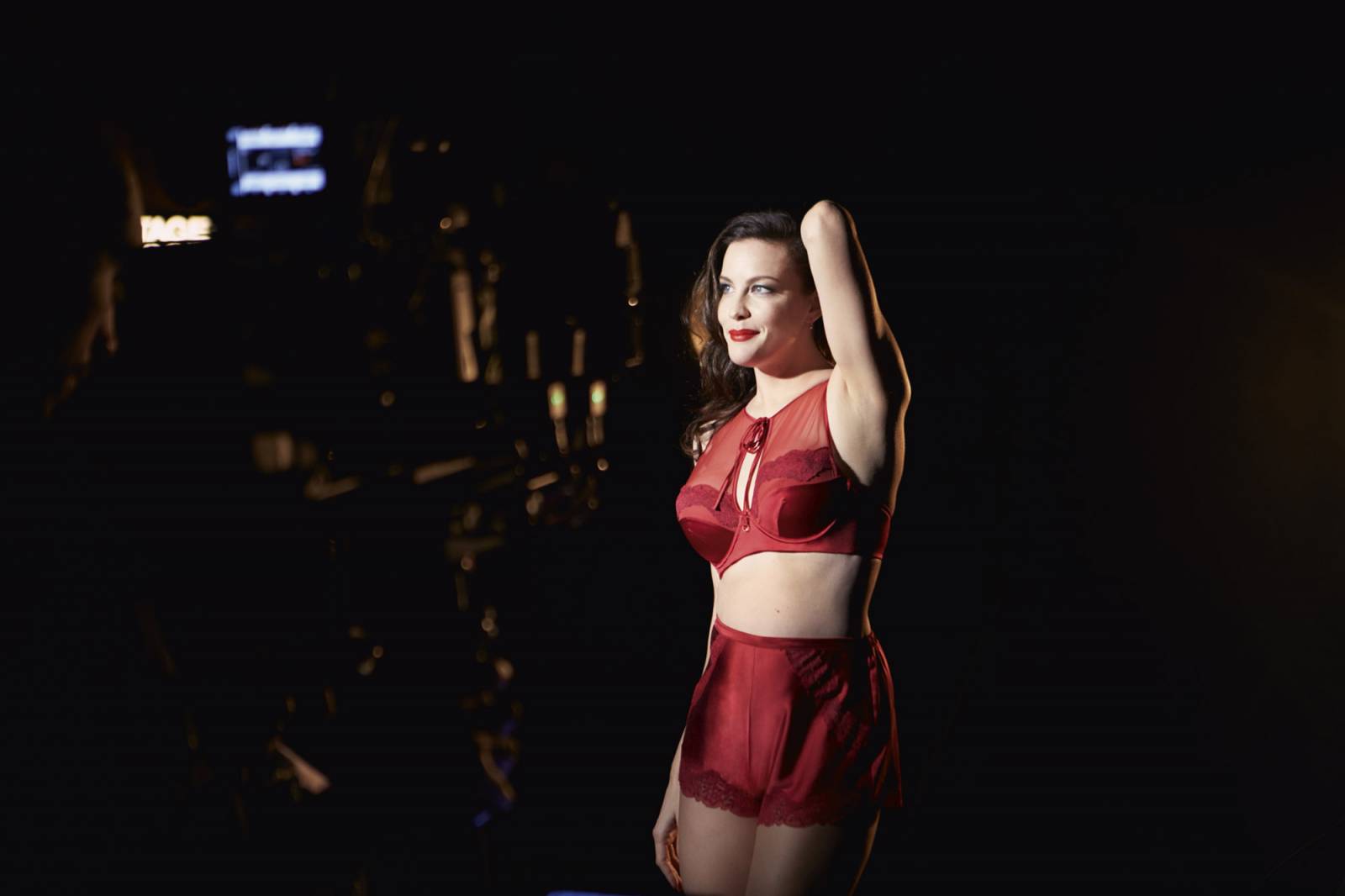 Liv Tyler w zaprojektowanej przez siebie kolekcji Essence by Triumph (Fot. Materiały prasowe)