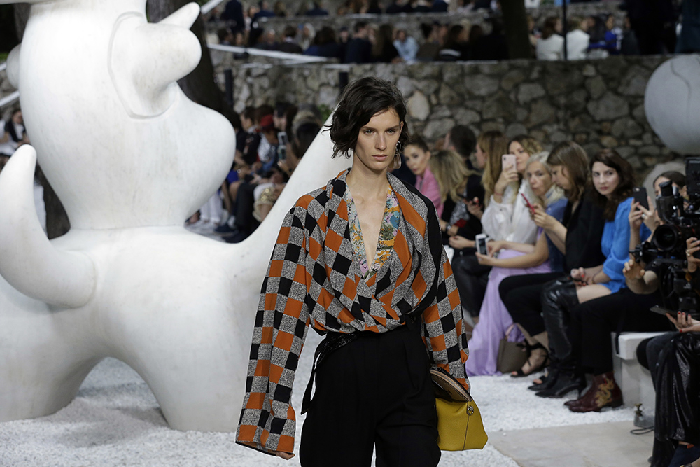 Pokaz kolekcji Louis Vuitton Cruise 2019 (Fot. AP, East News)