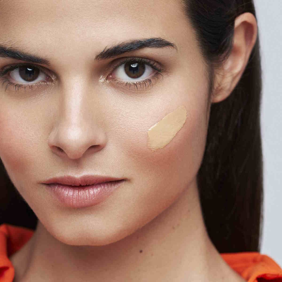 Oprócz ochrony przed fotostarzeniem linia kremów przeciwsłonecznych Mesoprotech od Mesoestetic pozwala zachować dobrą kondycję skóry.