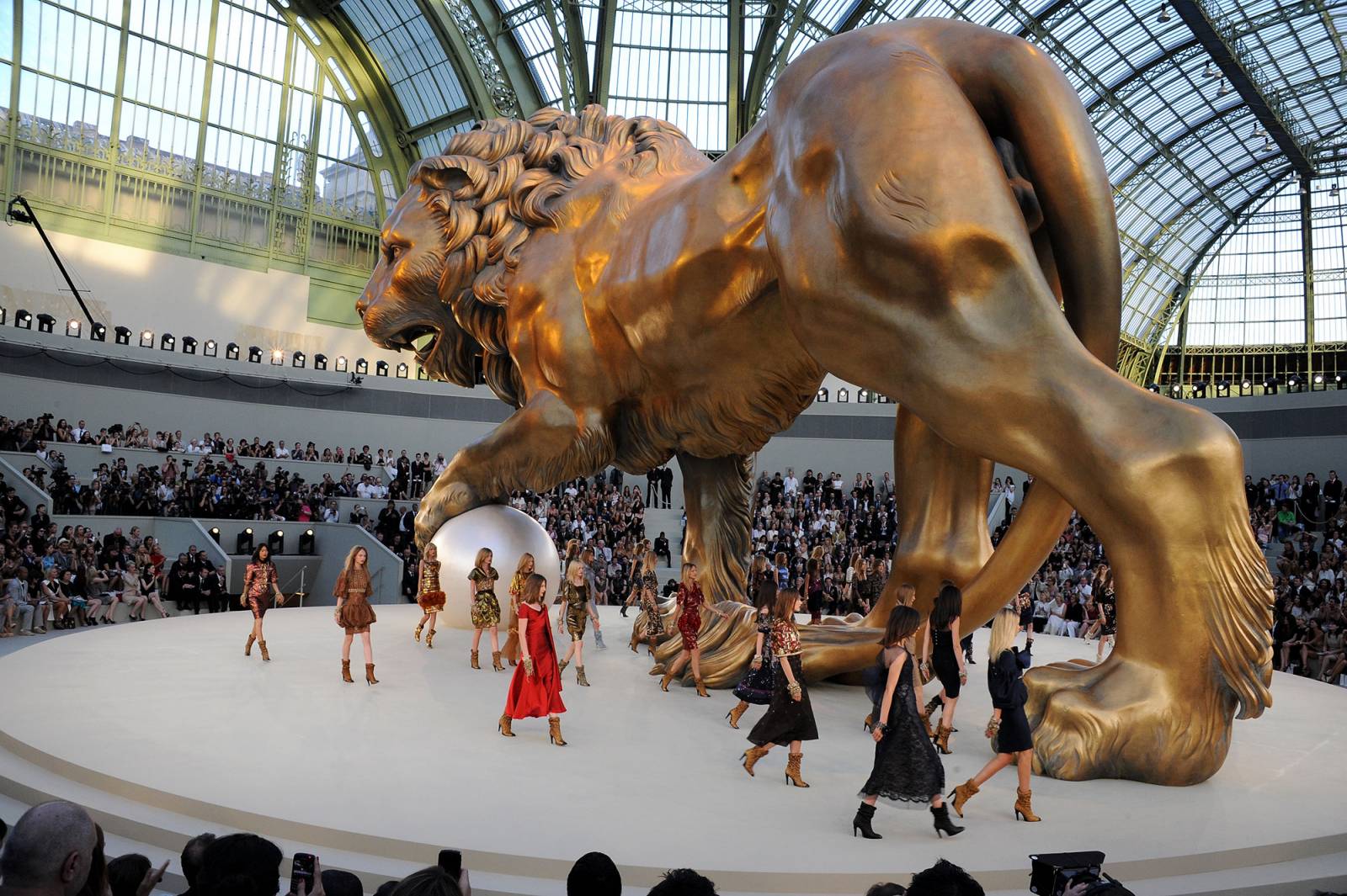 Chanel haute couture jesień-zima 2010 (Fot. Getty Images)