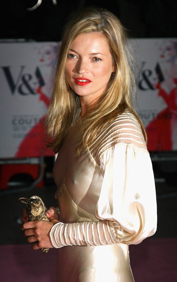 Kate Moss w kreacji Christiana Diora (Fot. Chris Jackson/Getty Images)