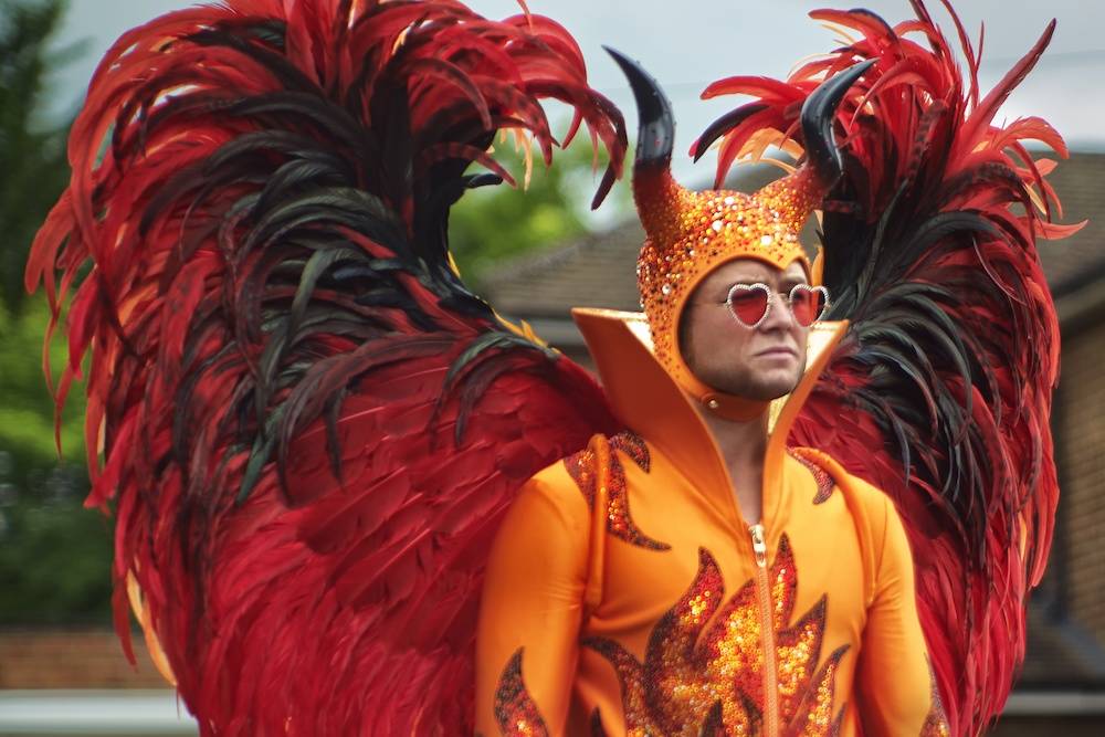 Taron w roli Eltona (Fot. SplashNews.com/East News)