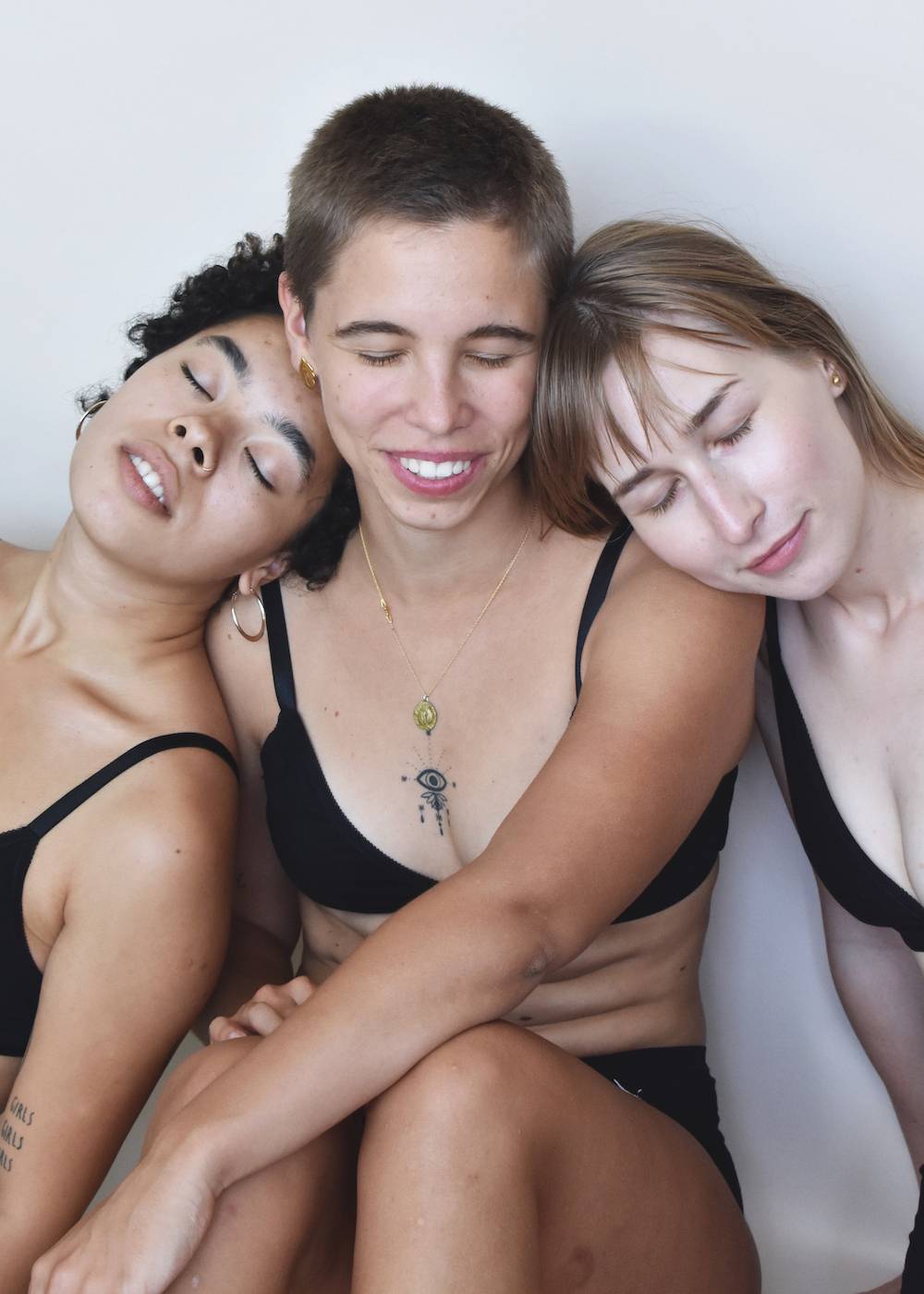 (Fot. Karolina Jackowska oraz Gabriela Syroka, modelki: Luiza Osam, Joanna Mudrowska, Anna Łada)