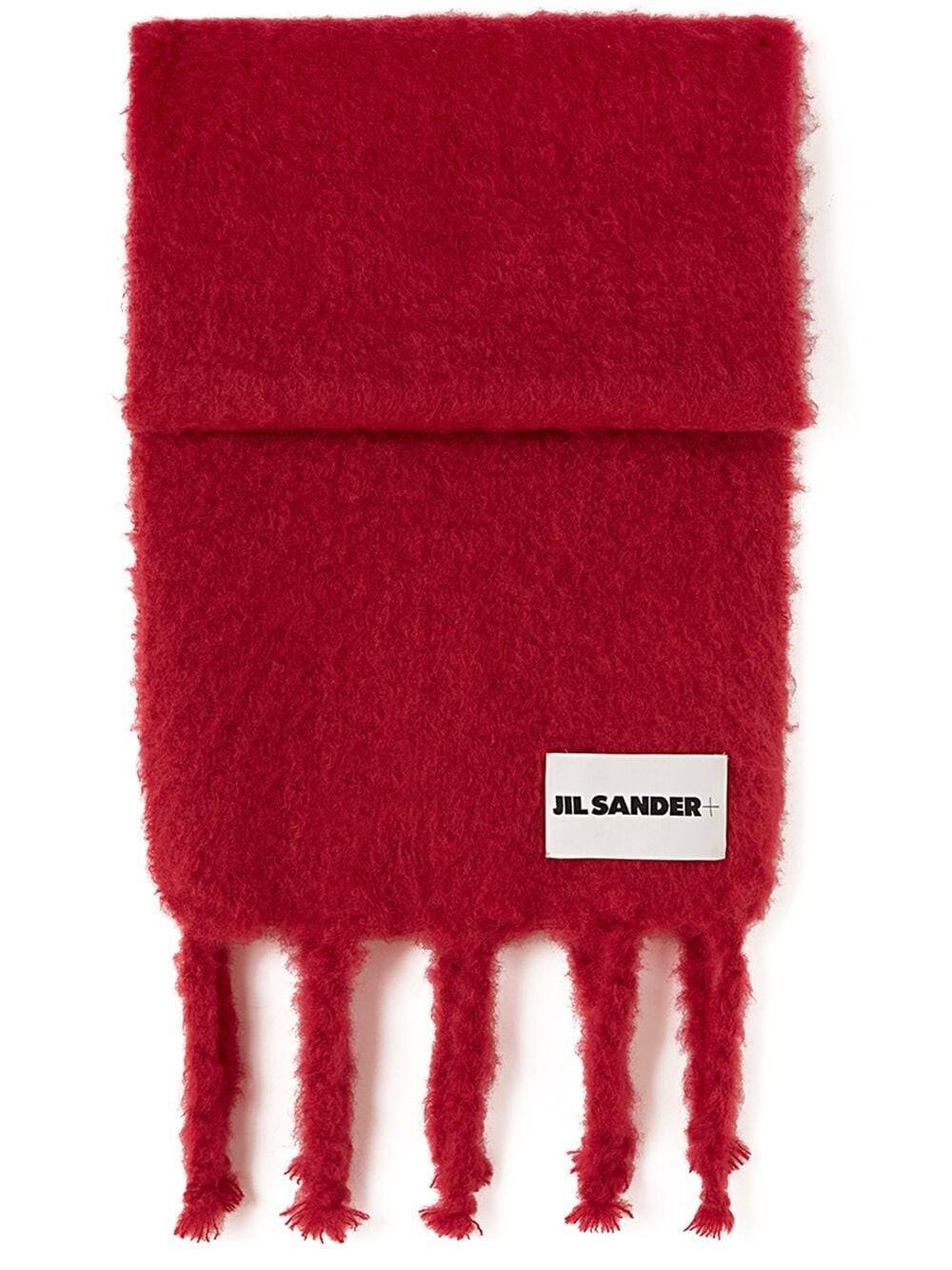 Czerwony szalik Jil Sander / (Fot. Materiały prasowe)