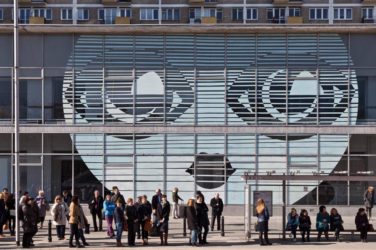 Paulina Ołowska, instalacja w ramach wystawy Co widać, 2014. Dzięki uprzejmości artystki i Muzeum Sztuki Nowoczesnej w Warszawie. (Fot. Bartosz Stawiarski)