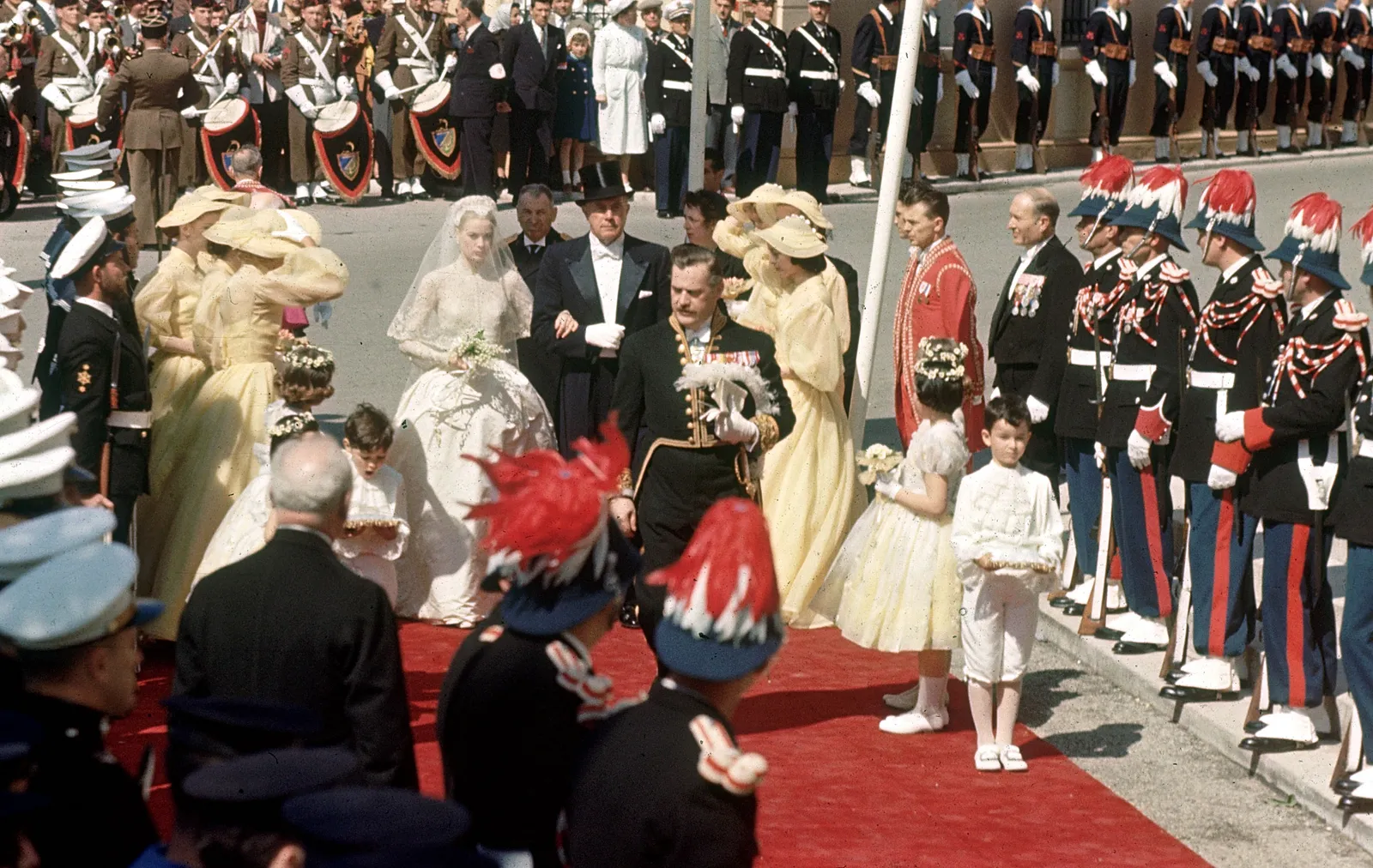 W dniu ślubu w 1956 r. /(Fot. Getty Images)