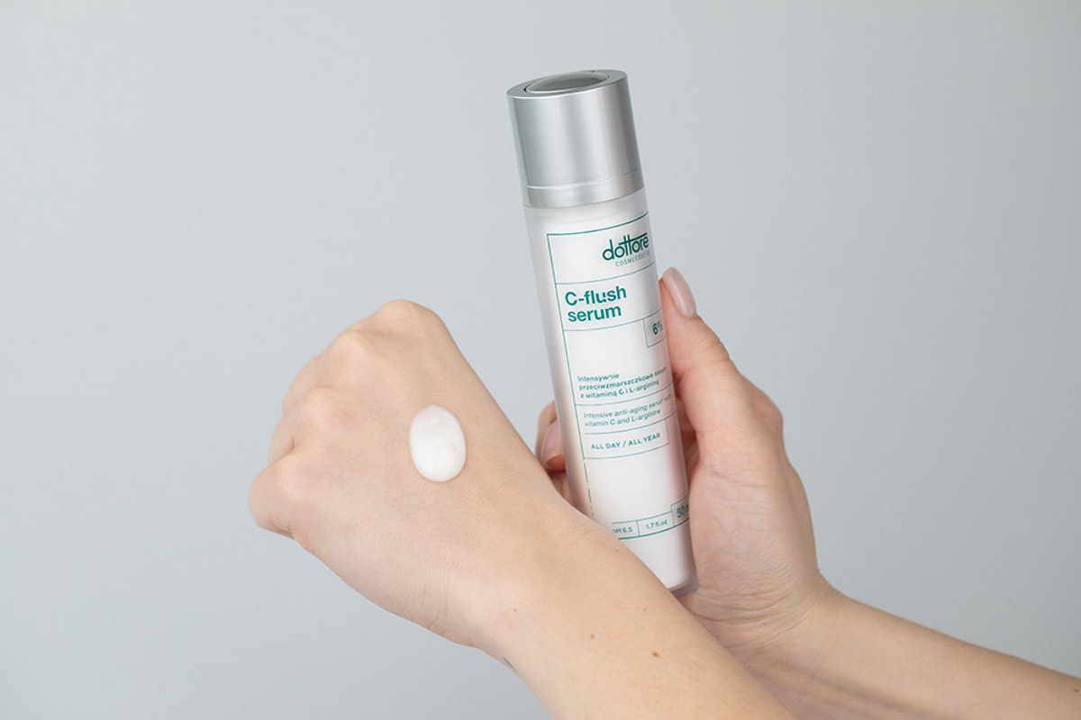 10 najlepszych serum z witaminą C według kosmetologa Topestetic.