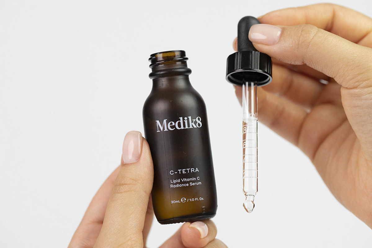 10 najlepszych serum z witaminą C według kosmetologa Topestetic.