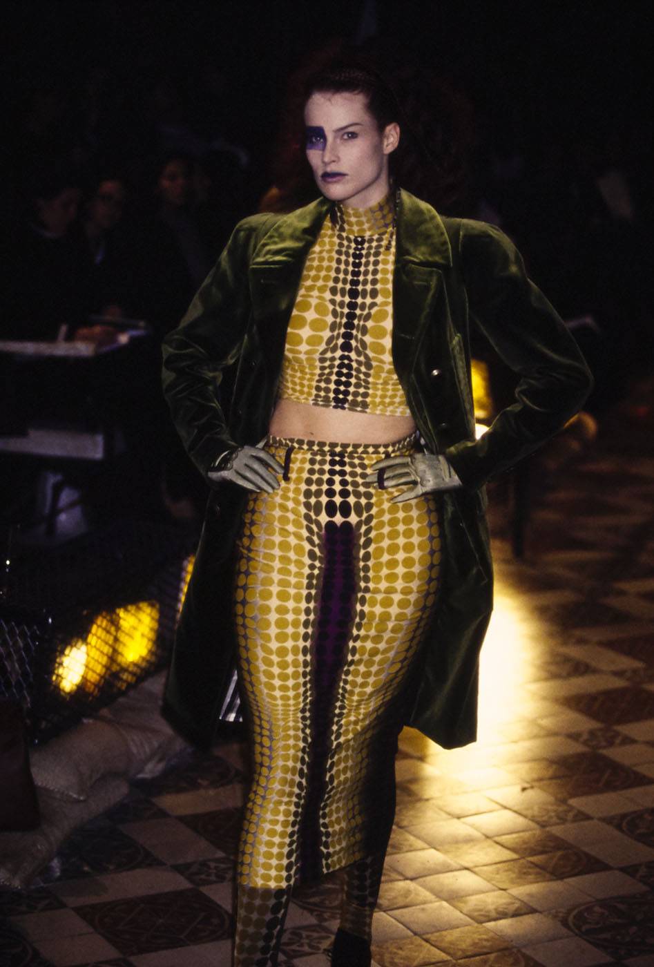 Pokaz kolekcji Jean Paul Gaultier jesień-zima 1995-1996 (Fot. Condé Nast Archive)