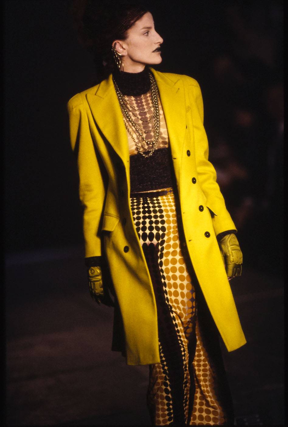 Pokaz kolekcji Jean Paul Gaultier jesień-zima 1995-1996 (Fot. Condé Nast Archive)