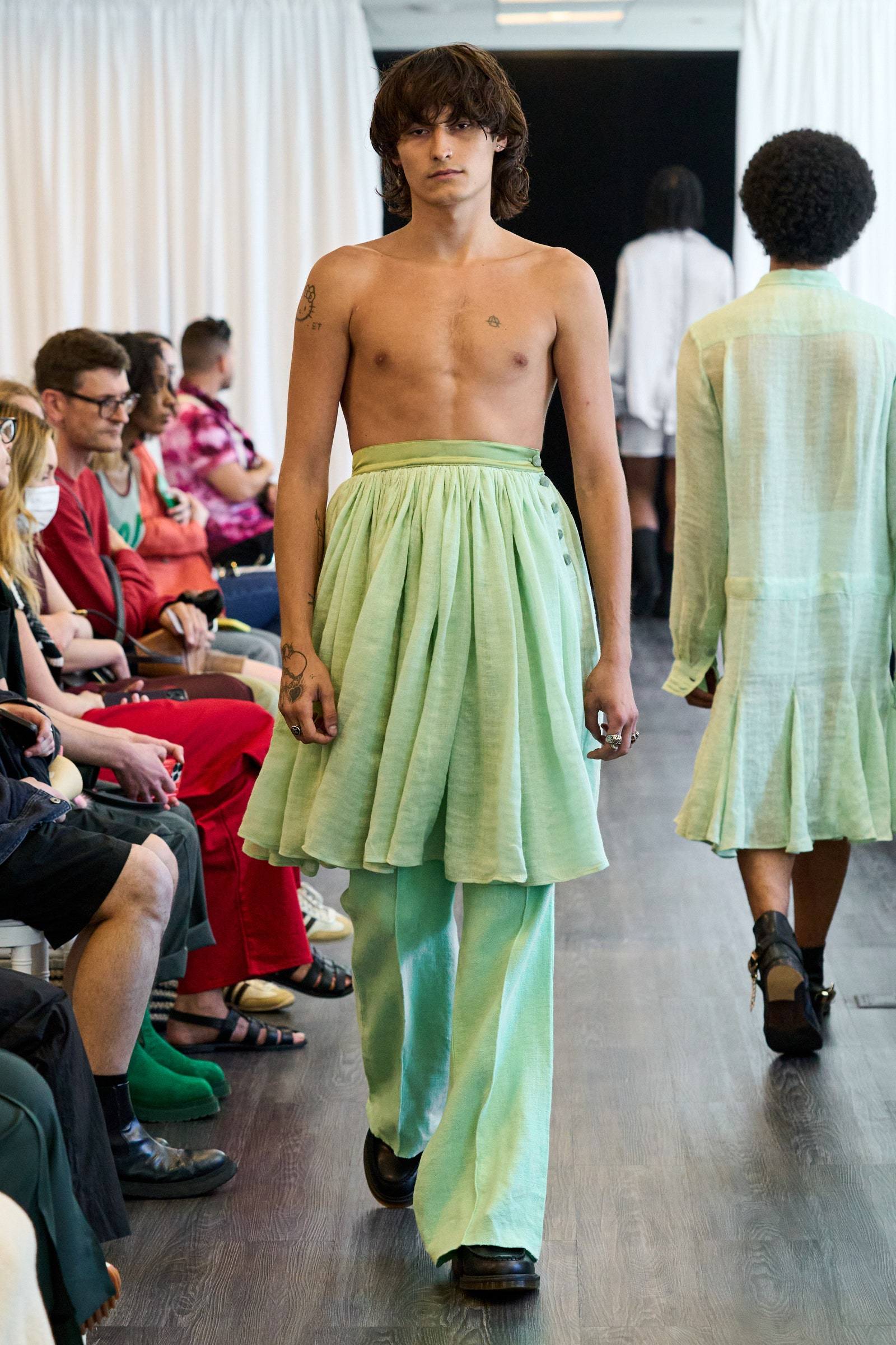 Kenneth Nicholson wiosna-lato 2023 (Fot. Daniele Oberrauch / Gorunway.com)