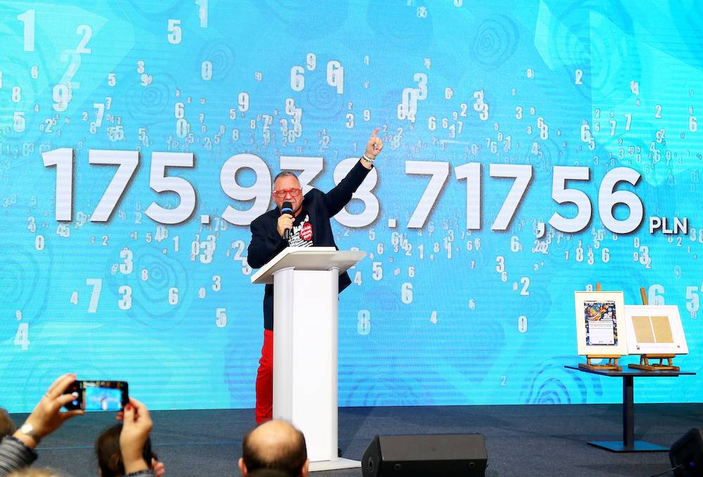 Jurek Owsiak ogłasza rekordowy wynik (Fot. Piotr Hukalo/East News)