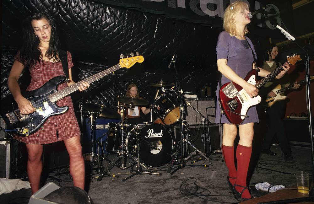 Od lewej: Melissa Auf Der Maur, Patty Schemel, Courtney Love, Eric Erlandson (Photo by Erica Echenberg/Redferns)