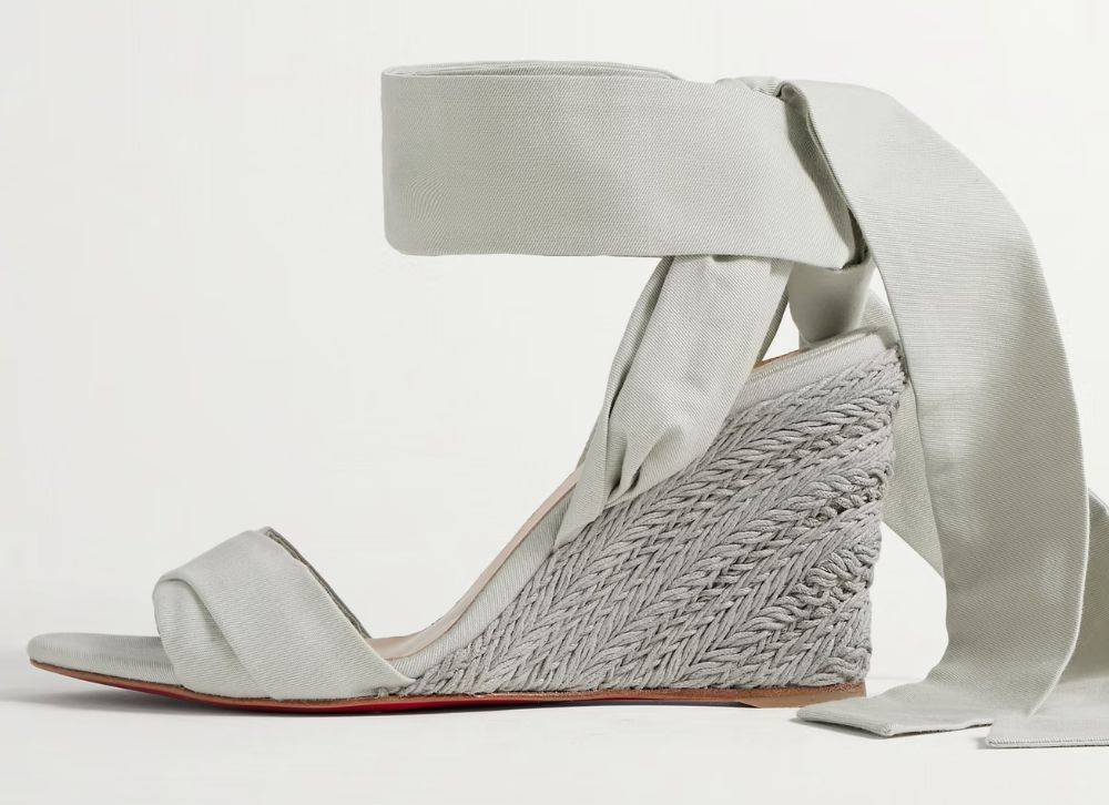 Espadryle damskie na koturnach, Christian Louboutin, ok. 2990 zł (Fot. materiały prasowe)