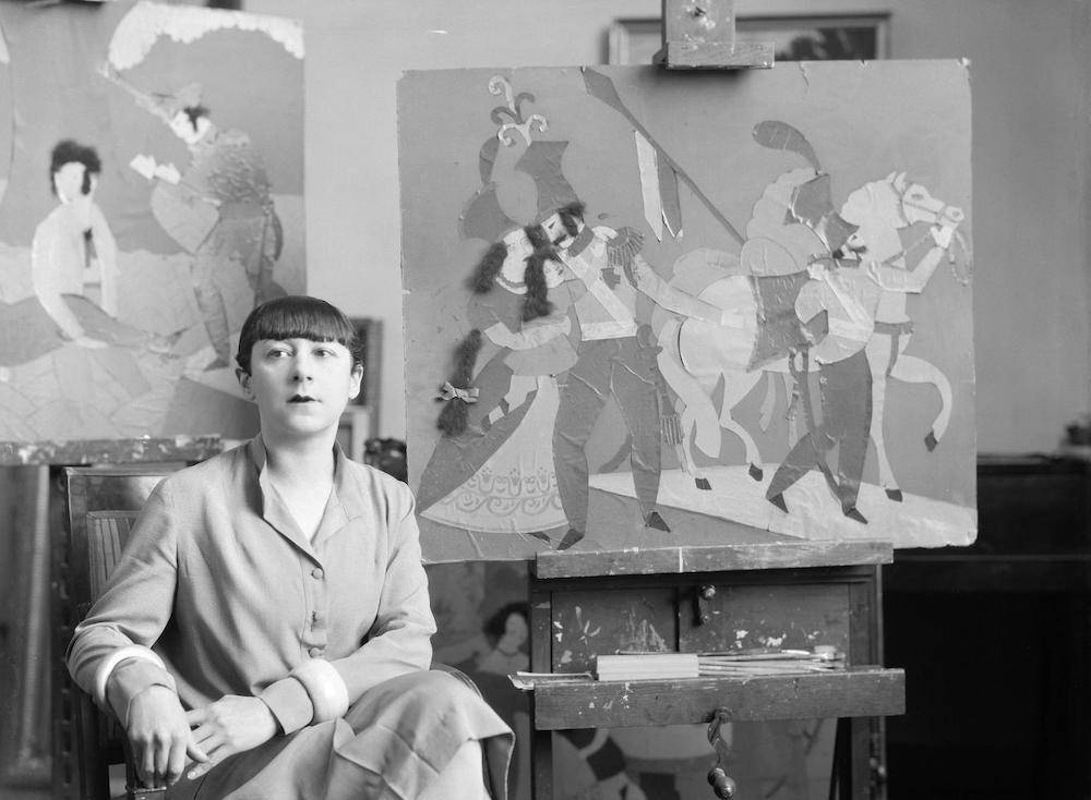 Alicja Halicka w swoim paryskim mieszkaniu, 1927 (Fot. Thérèse Bonney, Bibliothèque Historique de la Ville de Paris)