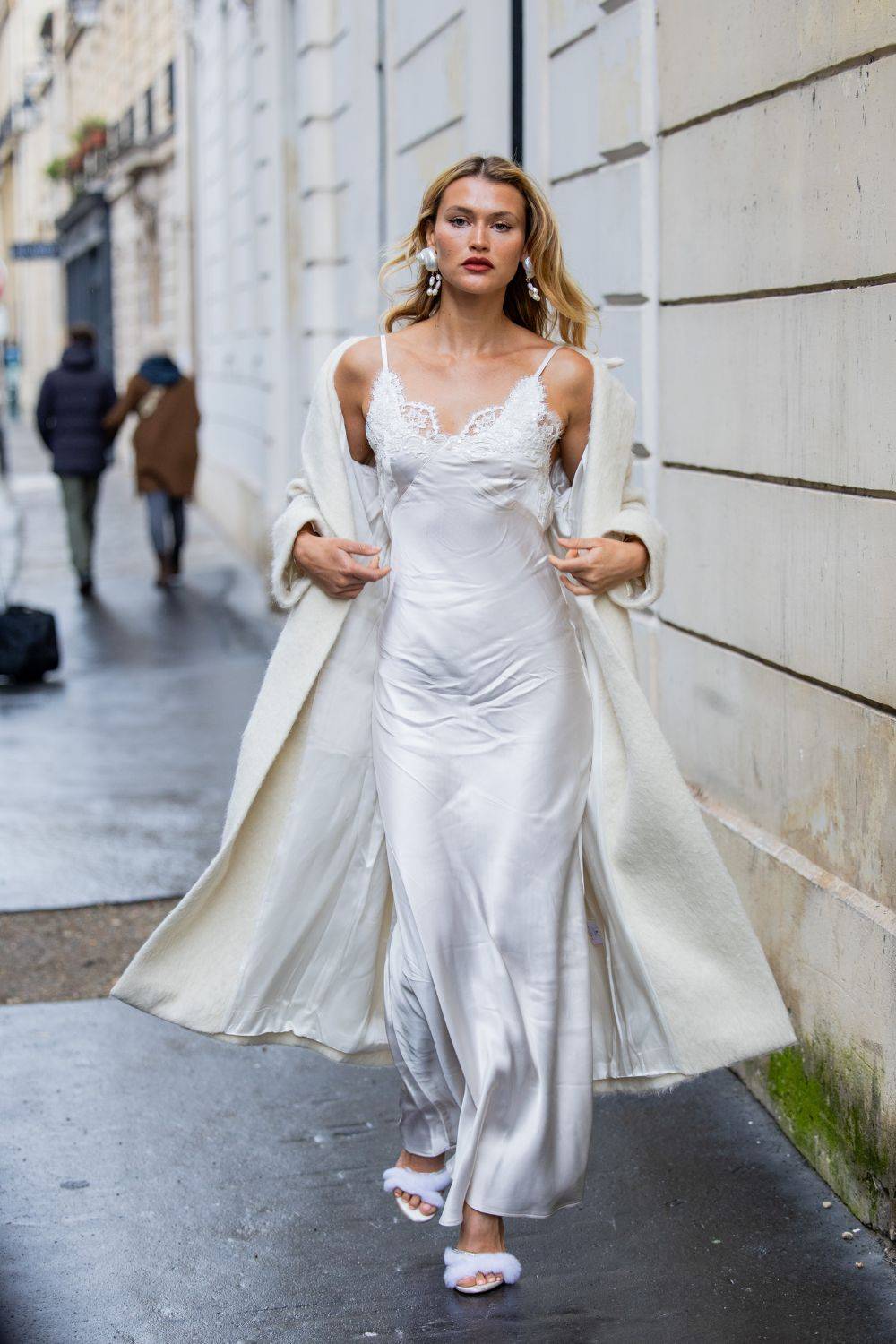 Chloe Lecareux w sukience Daisy Dress od Alice K (Fot. Getty Images)